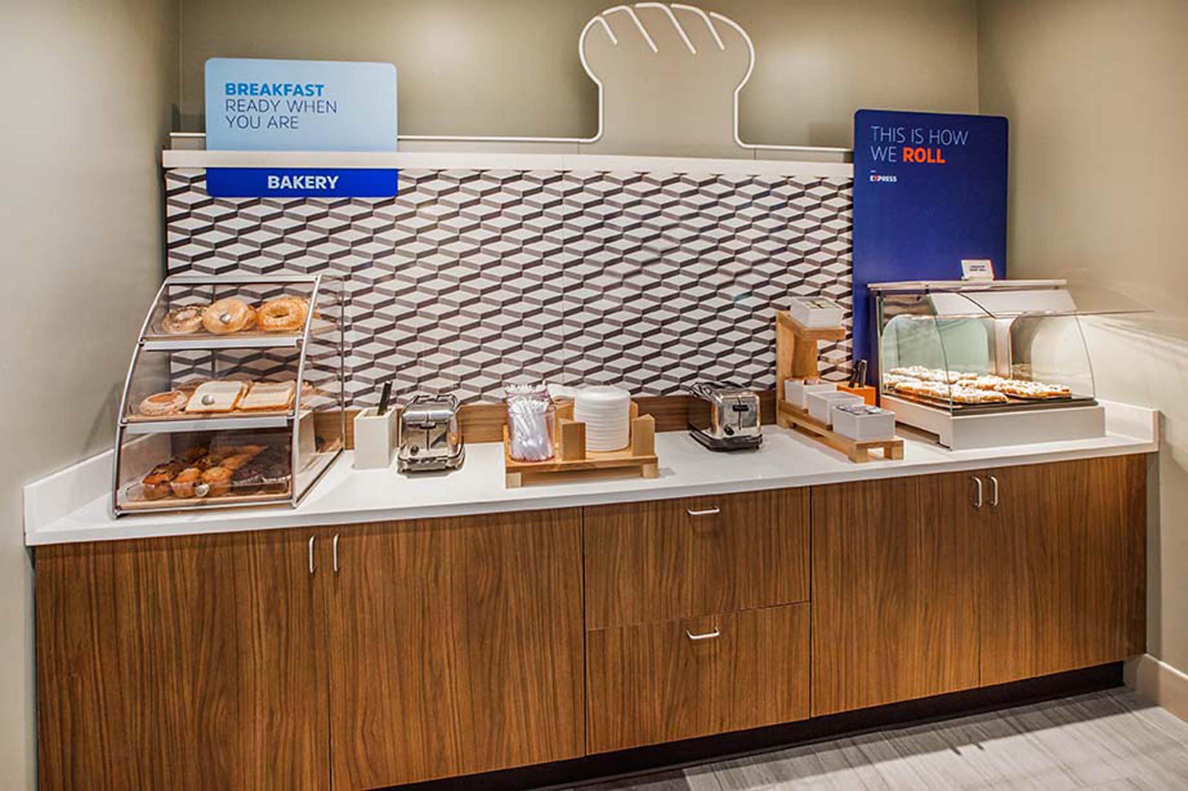 Holiday Inn Express Hotel & Suites York By Ihg Екстер'єр фото